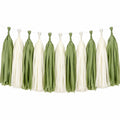 Guirlande à pompons en papier 200 x 45 cm vert sauge et ivoire décoration suspendue